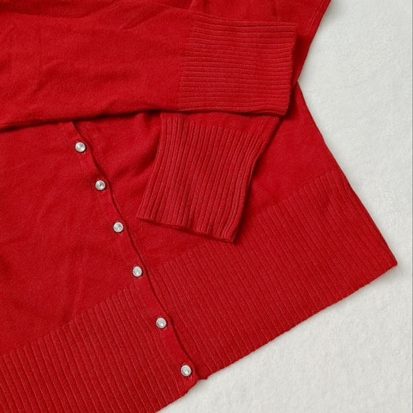 Seductions Rayon Blend Stretchy Red Top Sweater Scoop Neck 3/4 Sleeve Button M-L - Picture 4 of 12
